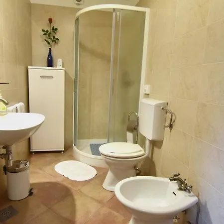 Klimatisierte In Tar Mit Garten, Terrasse Und Grill Apartment *